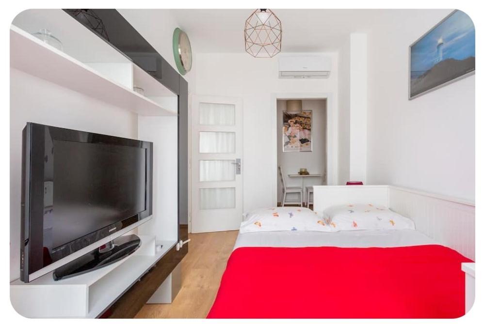 Casa Rizzoli - Bilocale Vicinissimo M2 Appartamento